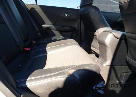 2017 Honda Accord Sport z USA, uszkodzony, nr VIN 1HGCR2F55HA247345